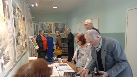 GALERII ⟩ Üleriigilisel suguvõsauurijate kokkusaamisel kritiseeriti anonüümseid andmelisajaid