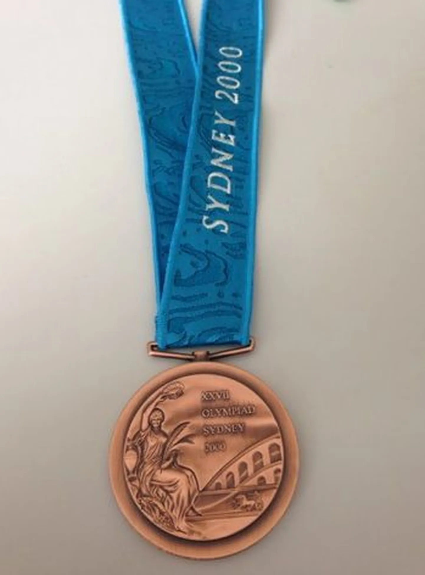 Американский велогонщик Лэнс Армстронг, лишенный всех титулов за нарушение антидопингового законодательства, вернул в Национальный олимпийский комитет (НОК) США бронзовую медаль Игр-2000 в Сиднее.