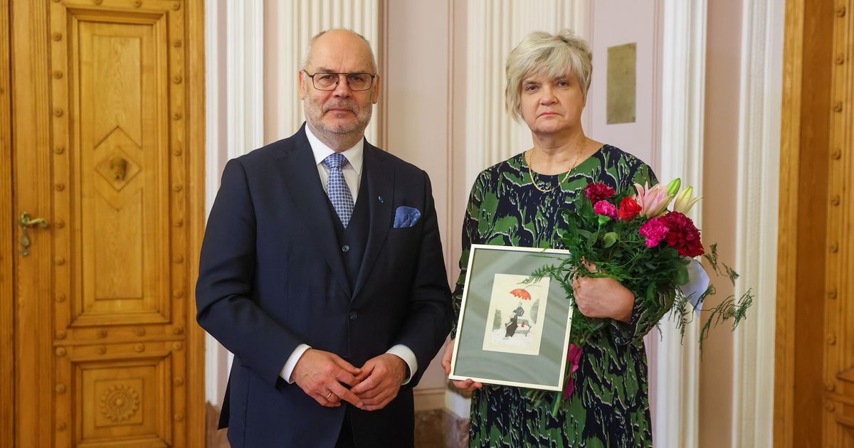 EESTI KIRJANDUSE PÄEV ⟩ Kultuuriminister Purga kiitis aasta kirjandusõpetajat EESTI KIRJANDUSE PÄEV ⟩ Kultuuriminister Purga kiitis aasta kirjandusõpetajat