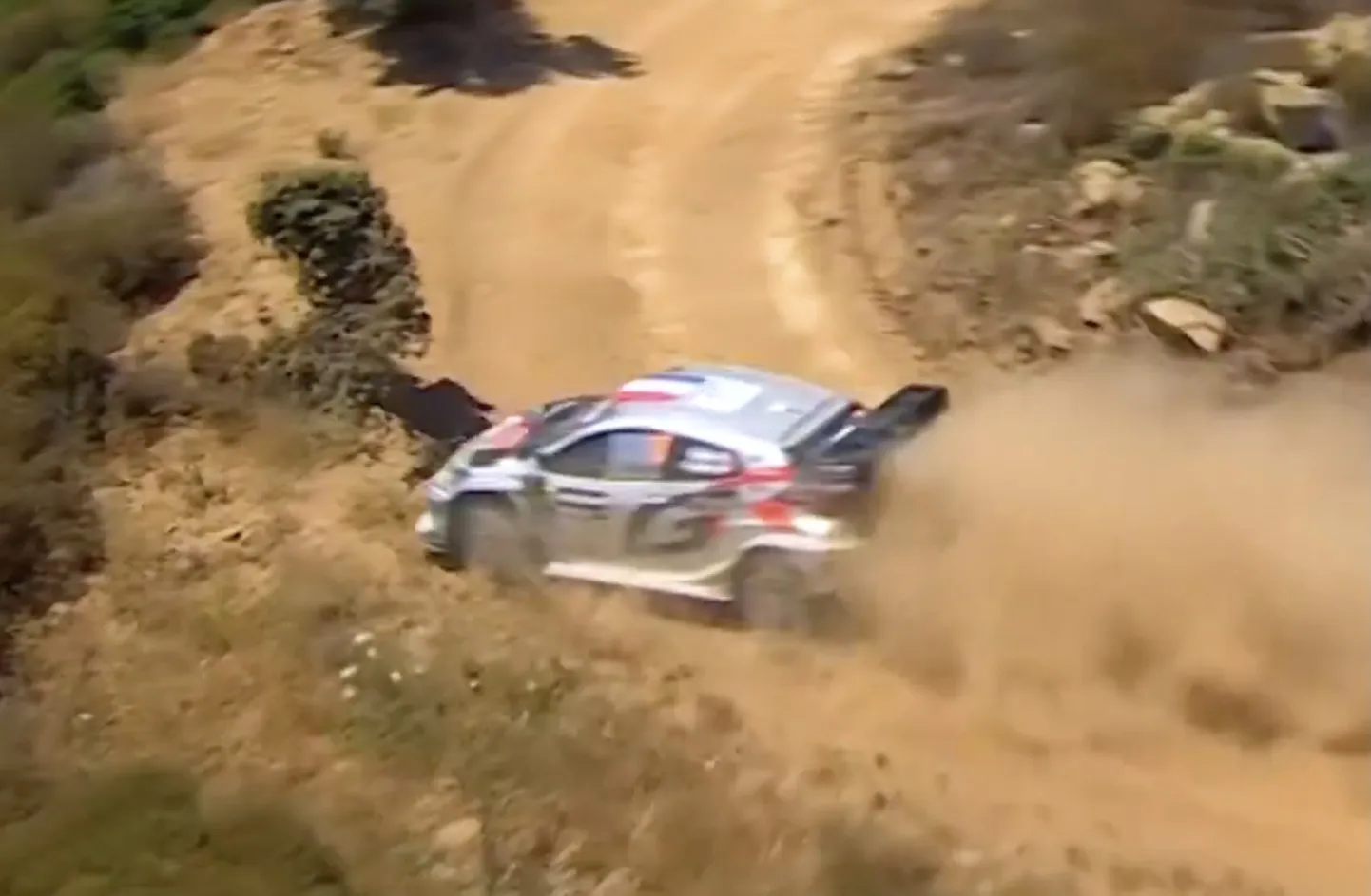 Sébastien Ogier Sardiinia MM-ralli punktikatsel.