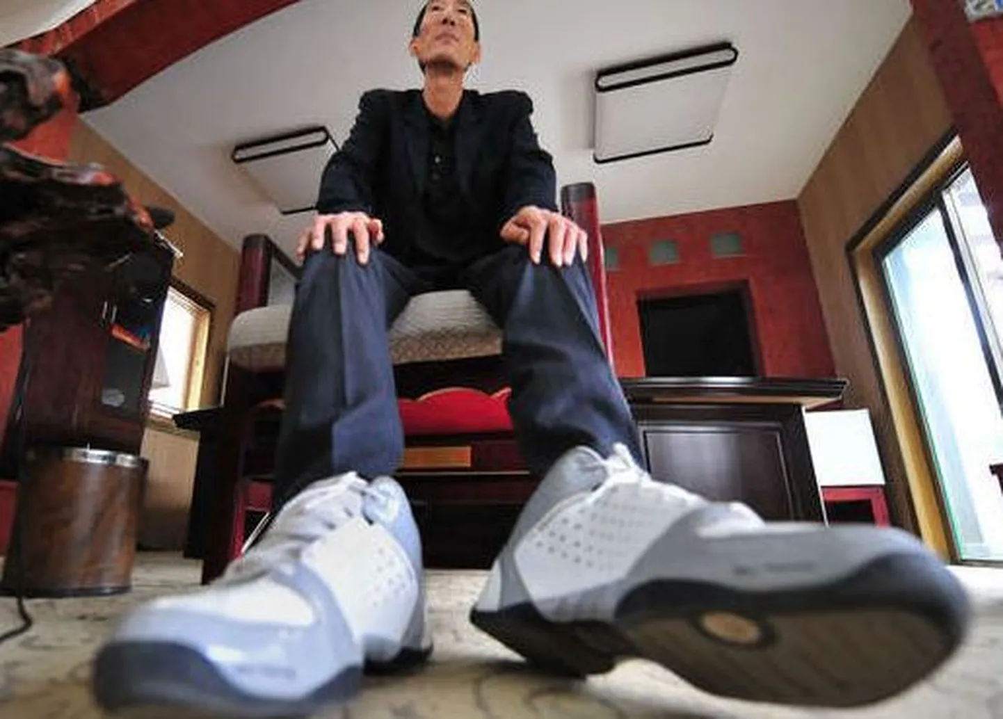 Hiinlane Bao Xishun on siiani ametlikult maailma pikim inimene, kuid leiti mees, kes on temast kümme sentimeetrit pikem
