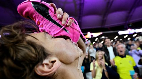 Armand Duplantis tähistas järjekordset triumfi üsna jälgil moel
