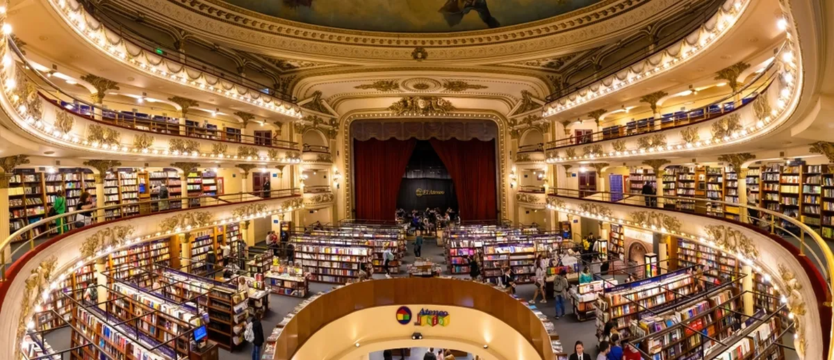 El Ateneo Grand Splended Buenos Aireses asuv suursugune raamatupood.