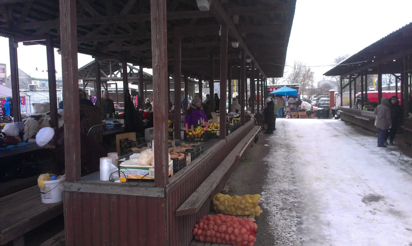 Viljandi turuplatsile soovitakse ehitada uued müügipaviljonid.