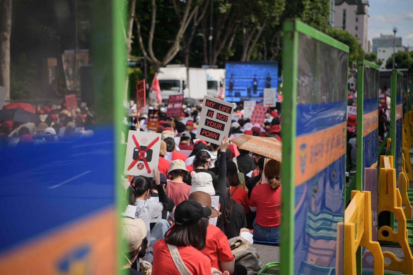 Kevadel kogunesid Lõuna-Korea naised tänavatele avaldama meelt riigis lokkava piilukaamerapornoga.