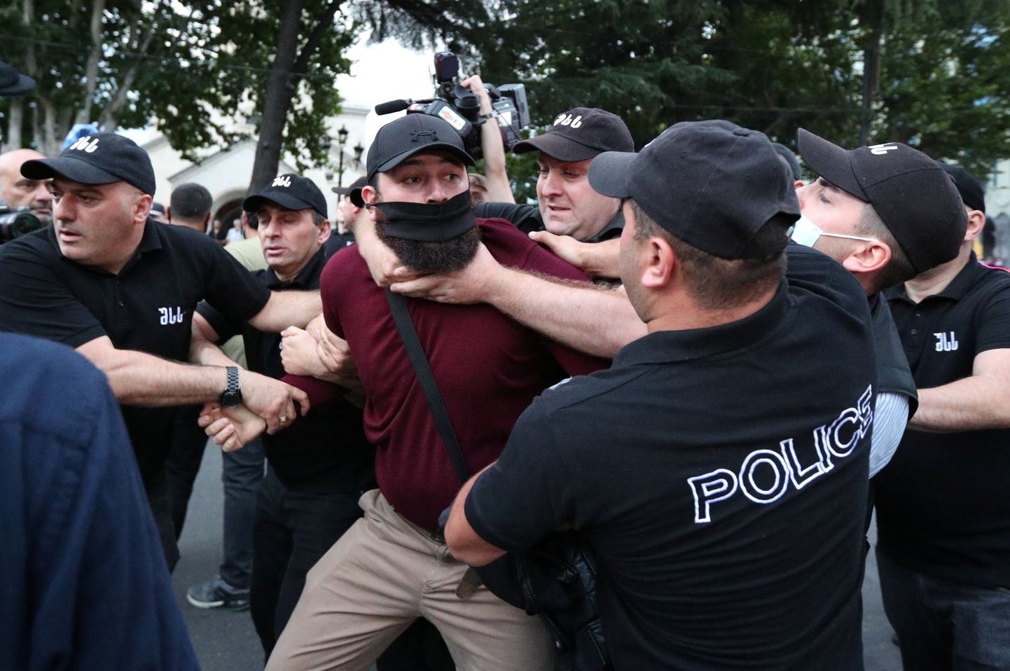 Meeleavaldus Thbilisis hiljutistel protestidel kannatada saanute toetuseks.