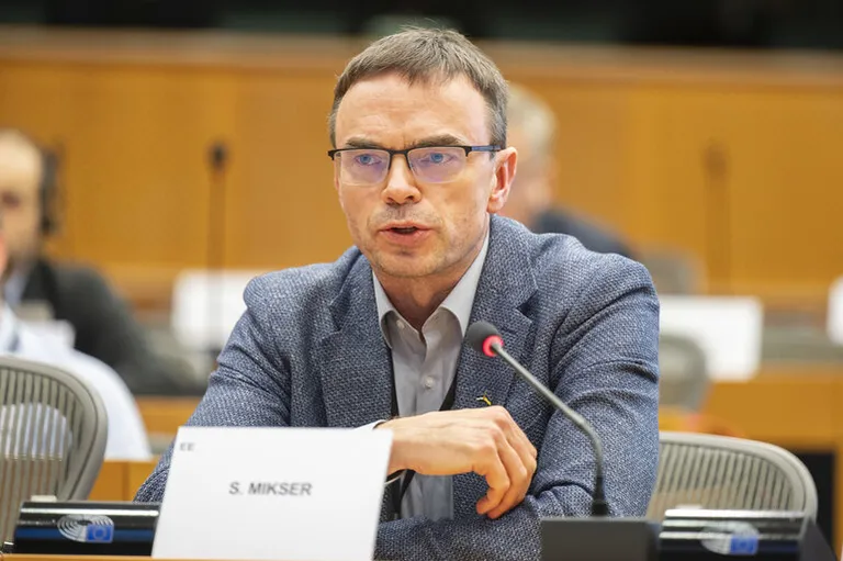 Sven Mikser Ukraina ja europarlamendi kaitse- ja julgeolekukomisjonide ühisel istungil.