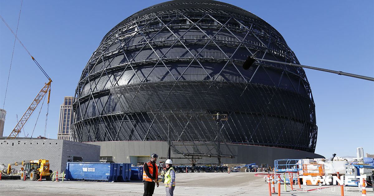 the-world-s-longest-aircraft-and-largest-spherical-structure