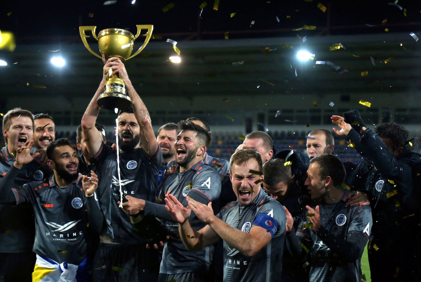 "Riga" futbolisti otro gadu pēc kārtas izcīna Latvijas čempionu titulu