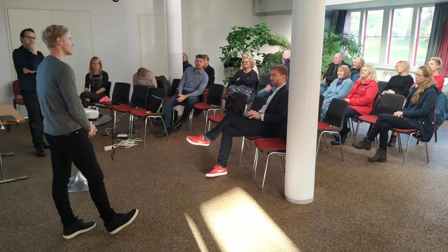 Kolmapäevane koosolek Kihnu rahvamajas kujunes vähem emotsionaalseks kui päev varem Häädemeestel korraldatu.