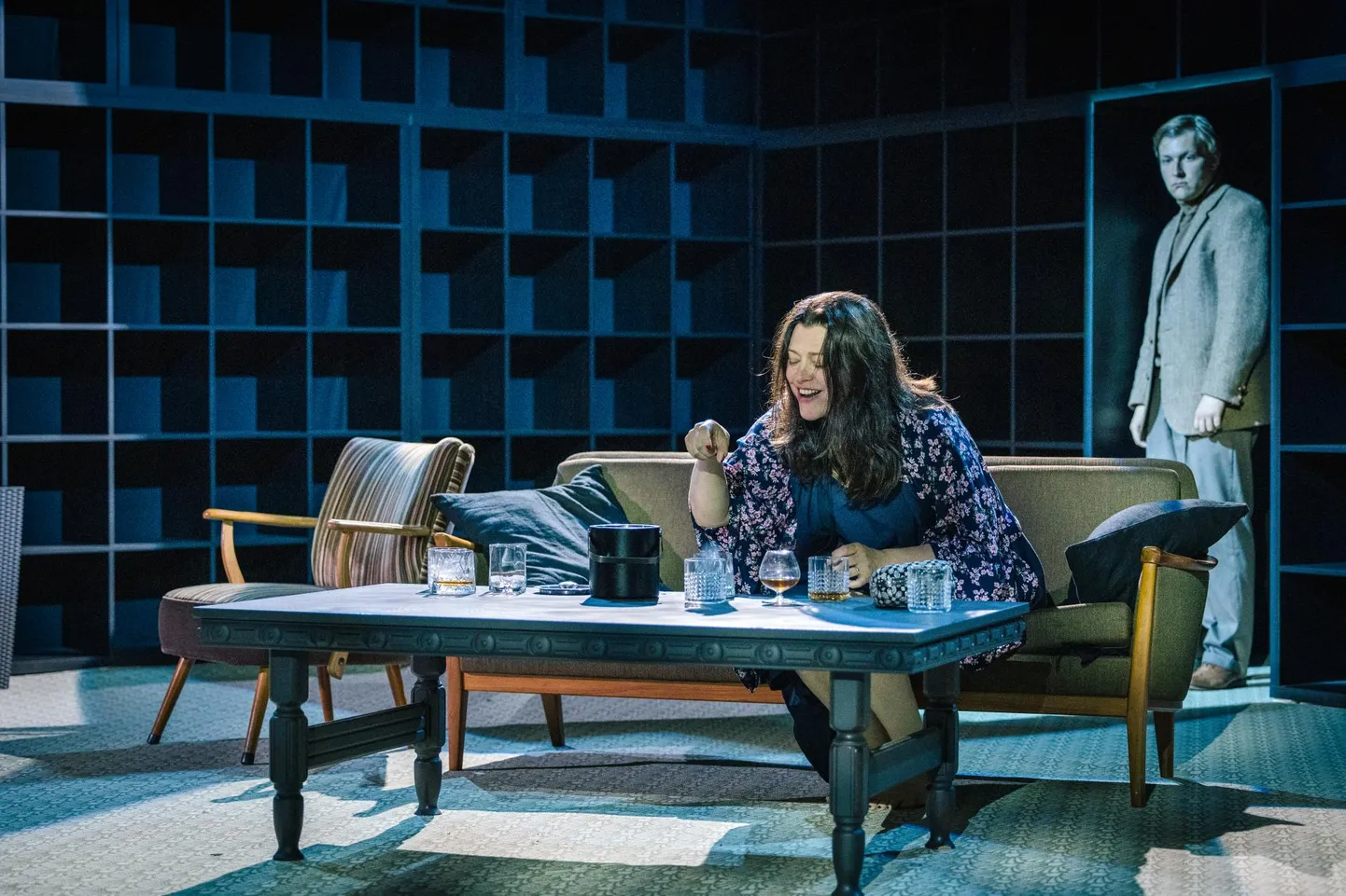 Sel suvel näeb Jaanihanso siidrivabriku väikeses töökoja saalis Ameerika näitekirjaniku Edward Albee draamat “Kes kardab Virgina Woolfi?”. Carita Vaikjärv ja Nils Mattias Steinberg.