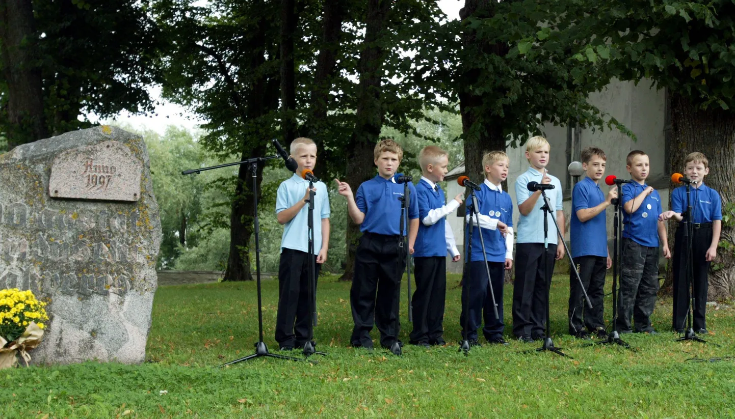 Kooliaasta avamine 2009. aastal.
