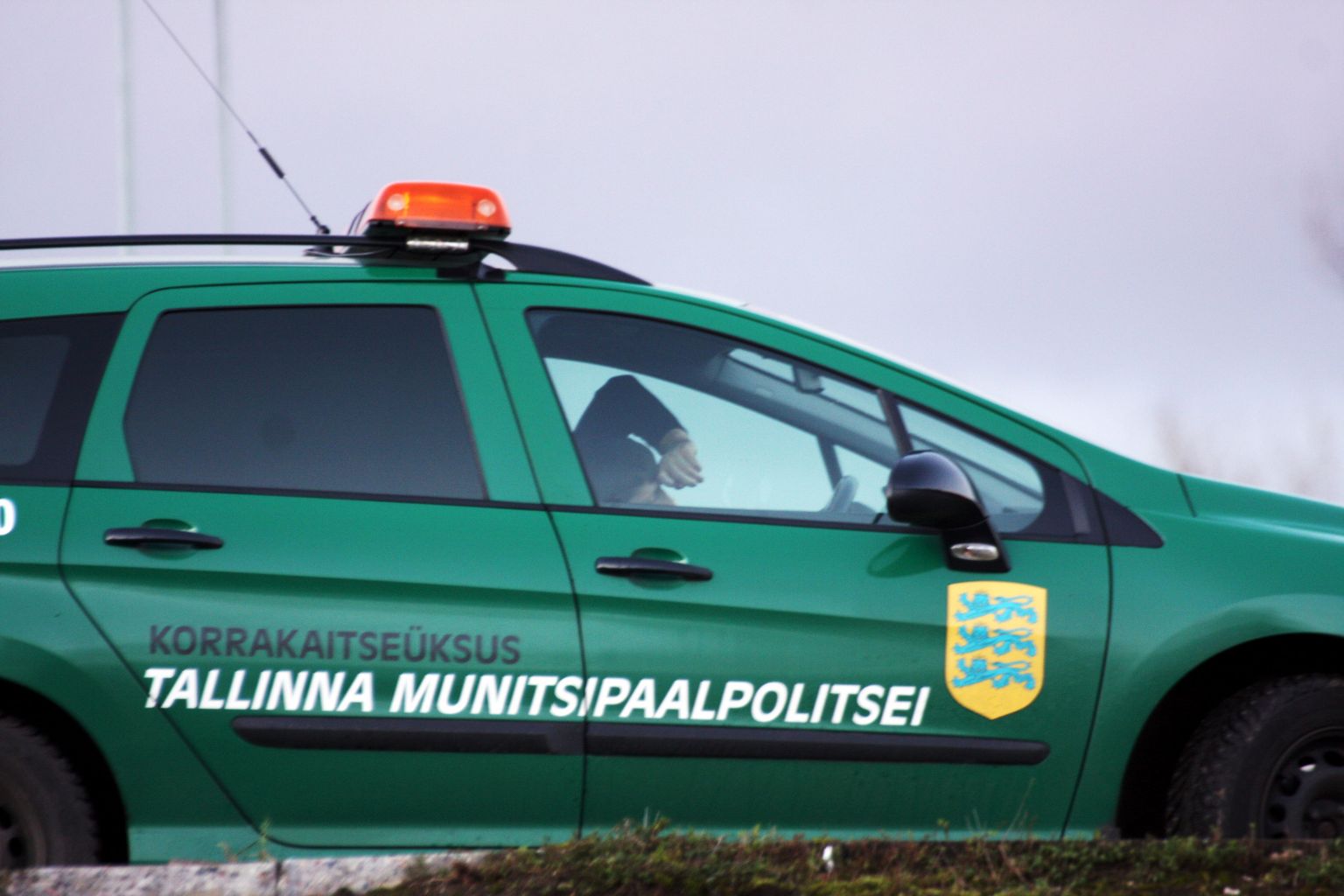 Tallinna munitsipaalpolitsei patrullsõiduk.