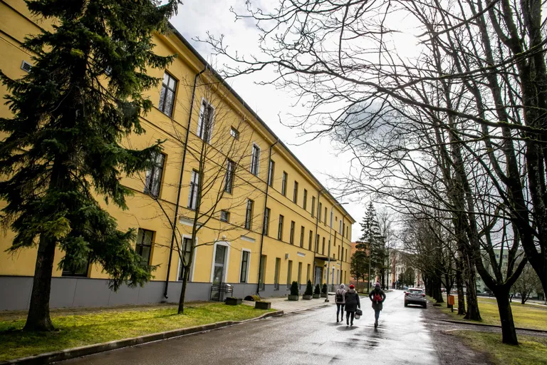 В течение месяца в центре по уходу Пярнуской больницы обнаружили 19 зараженных пациентов и работников.