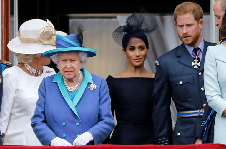 Kuninganna Elizabeth II, Sussexi hertsoginna Meghan ja prints Harry 10. juulil 2018 Buckinghami palee rõdul.