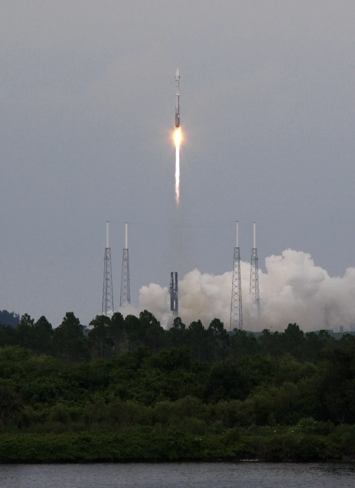 NASA saatis uurimissondid Kuule