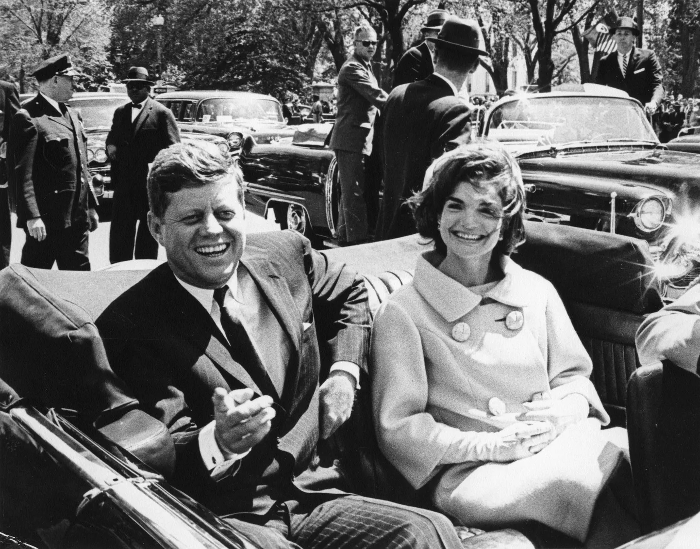 Presidendipaar John ja Jackie esindus­ülesannete täitmisel Washingtonis aastal 1961.FOTO: REUTERS/Scanpix