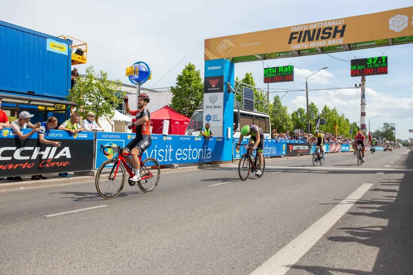 Karl Patrik Lauk tartu rattaralli võitjana finishis.