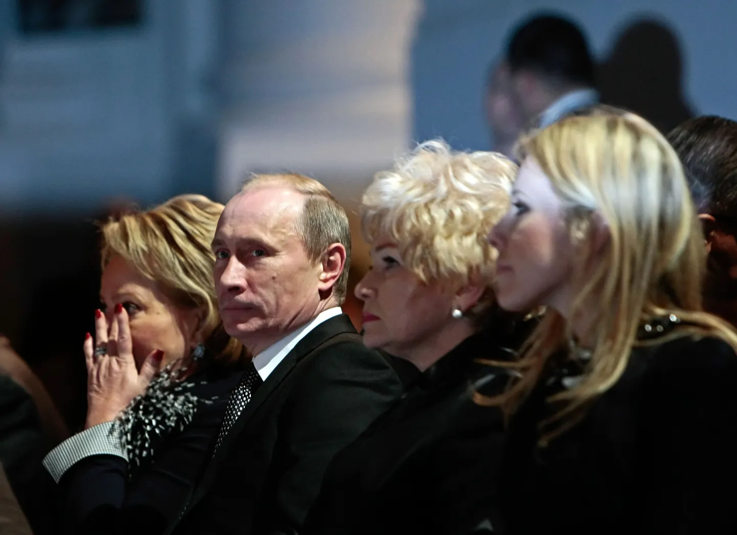 Владимир Путин, Людмила Нарусова и Ксения Собчак.