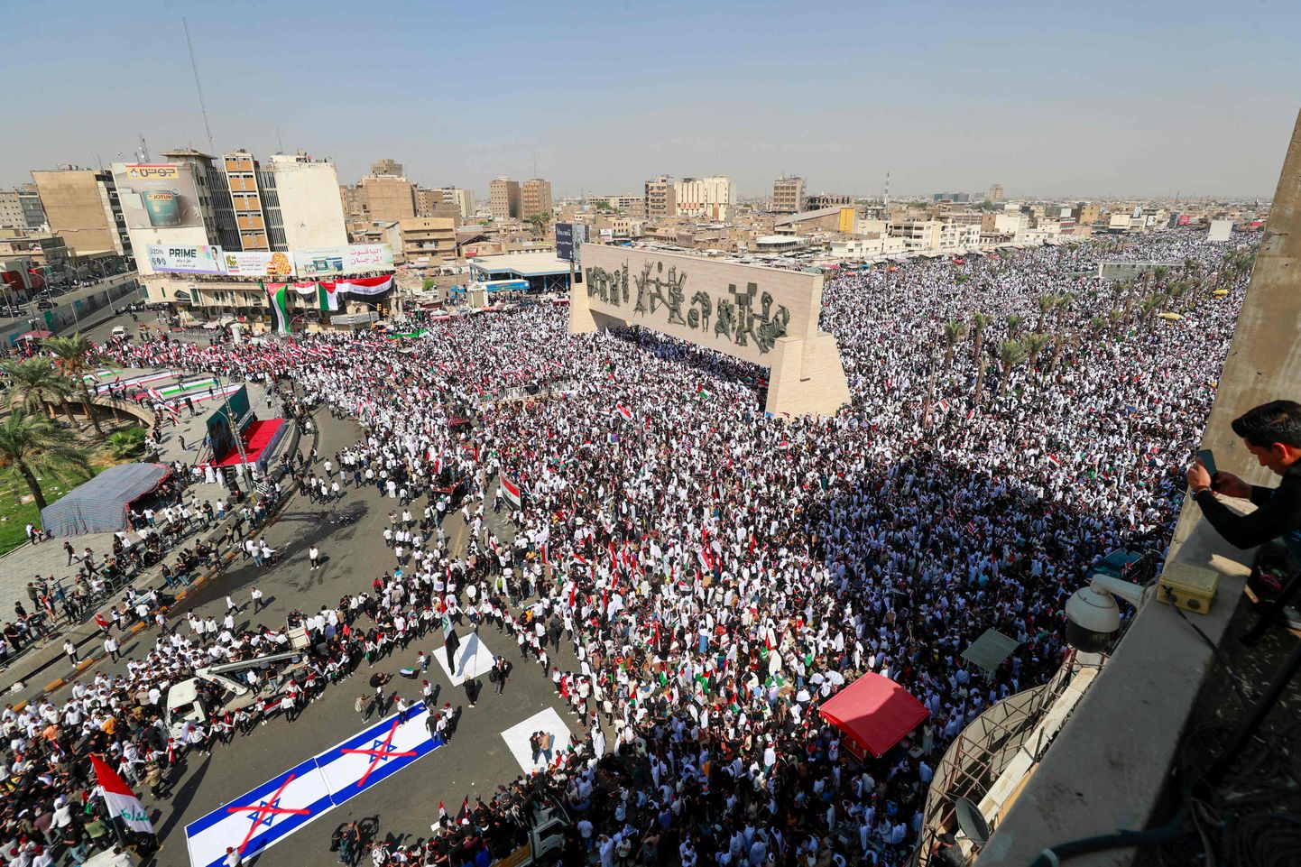 Iisraeli-vastane meeleavaldus Bagdadis Tahriri väljakul.