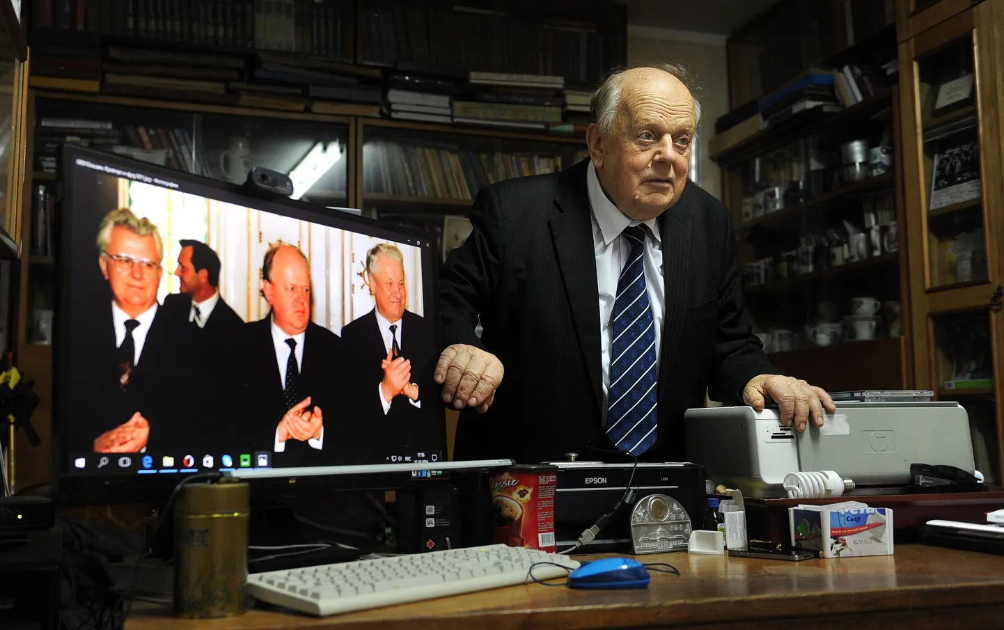Valgevene esimene president Stanisłaŭ Šuškievič, kes kirjutas alla dokumendile, mis lammutas Nõukogude Liidu.