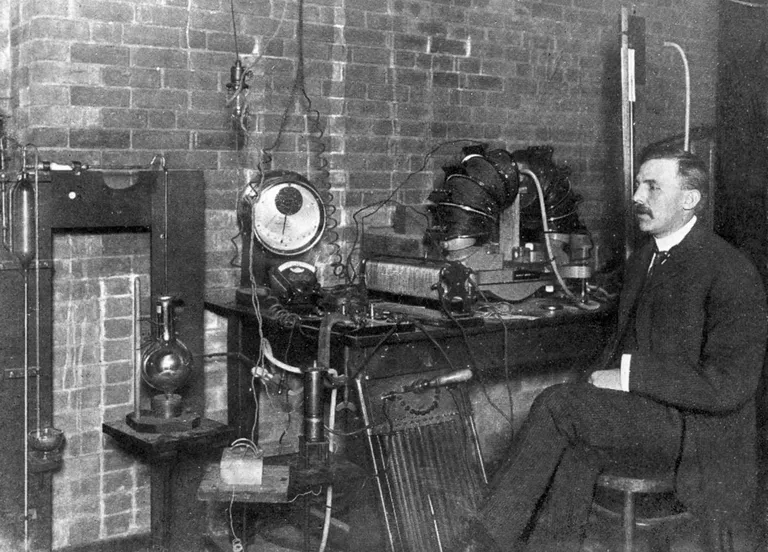 Ernest Rutherford McGilli ülikoolis