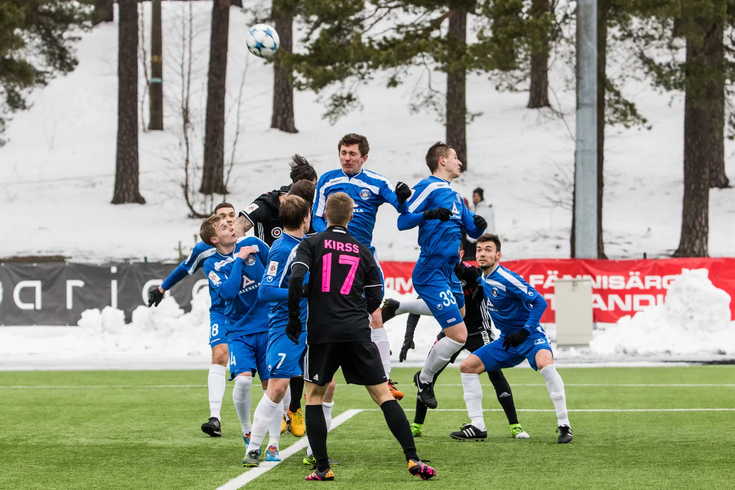 Sillamäe Kalev mängimas Nõmme Kaljuga.