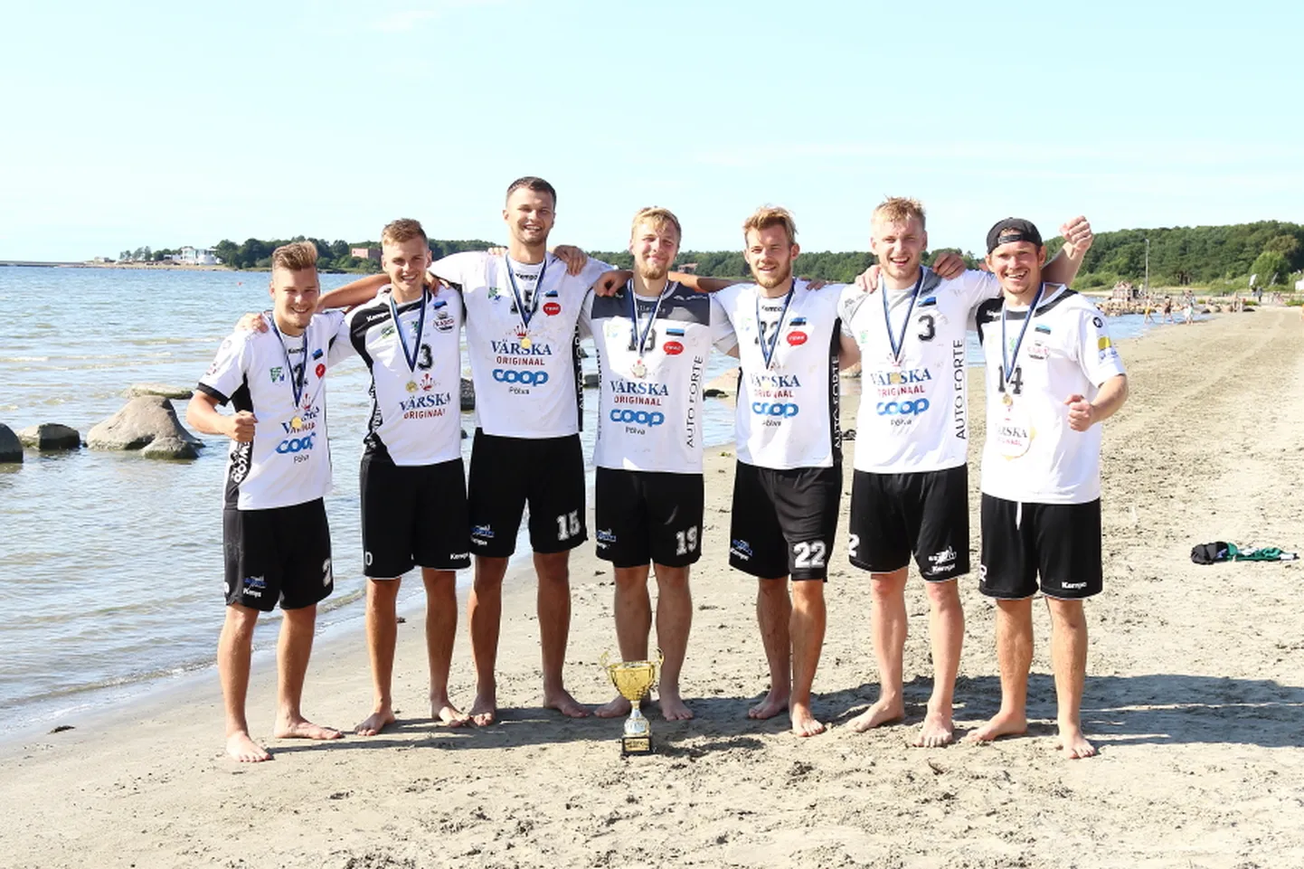 Põlva Serviti rannakäsipallurid.