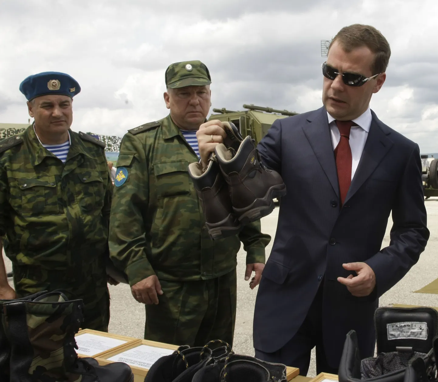 Президент РФ на учениях "Кавказ-2009".
