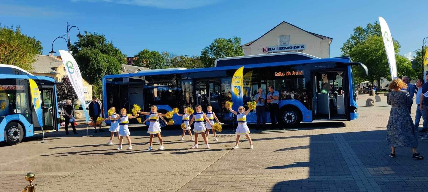 Eelmisel laupäeval tutvustas uus vedaja oma busse Kohtla-Järve kõigis linnaosades.
