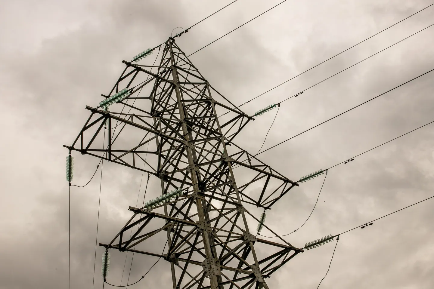 Kõrgepinge mast.