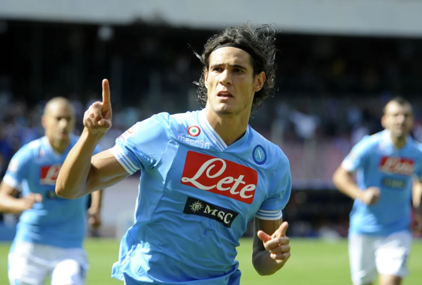 Edinson Cavani tunneb moodsaid tantsuliigutusi
