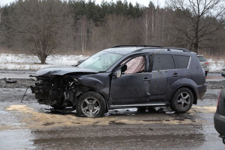 Tallinnas Peterburi teel toimunud avarii tagajärjel sai vigastada viis inimest.