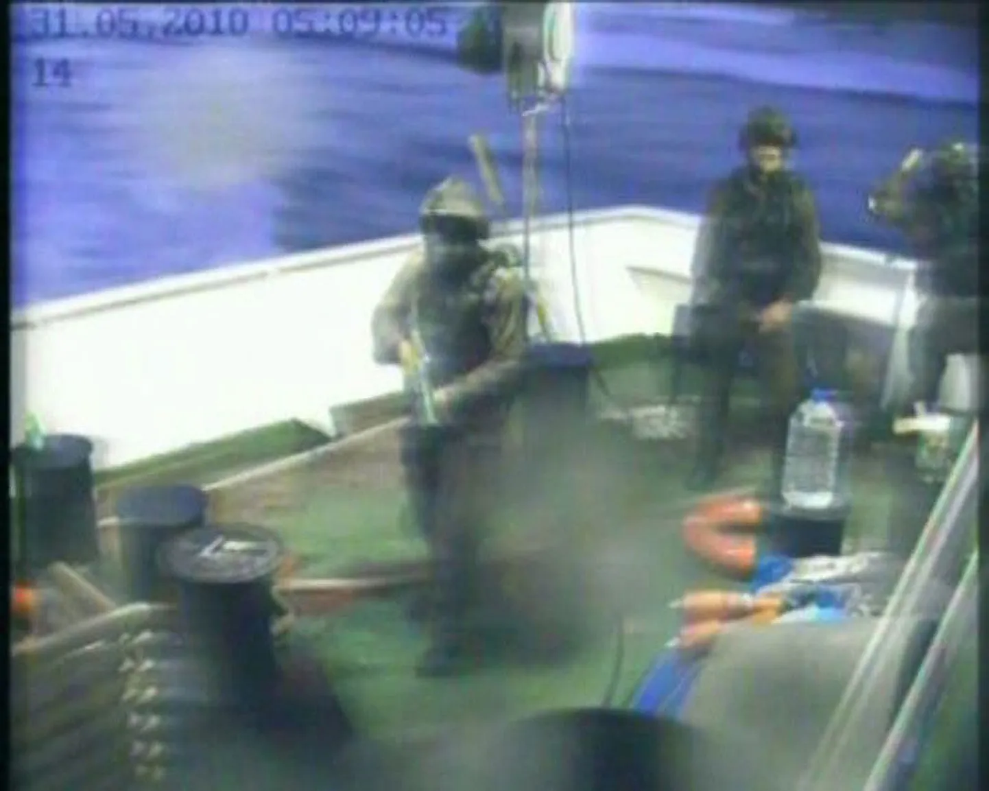 Telekaader näitab Iisraeli eriüksuslasi korraldamas haarangut reisilaevale Mavi Marmara, kus toimusid tõsiseimad kokkupõrked sõjaväelaste ja Palestiina-meelsete aktivistide vahel.