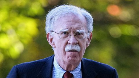 Boltons: Pēc lidmašīnu zaudējumiem Tramps pārgājis “panikas režīmā”