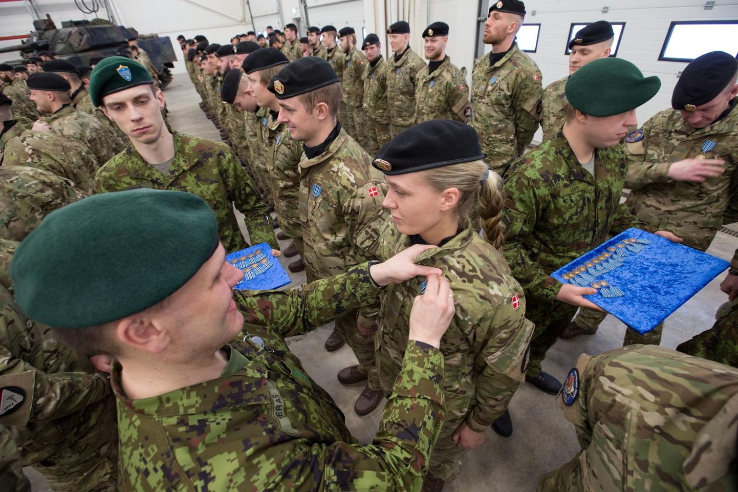 Eile said Taani kaitseväelased Tapal kätte rahvusvahelises sõjalises operatsioonis osalenu medalid.