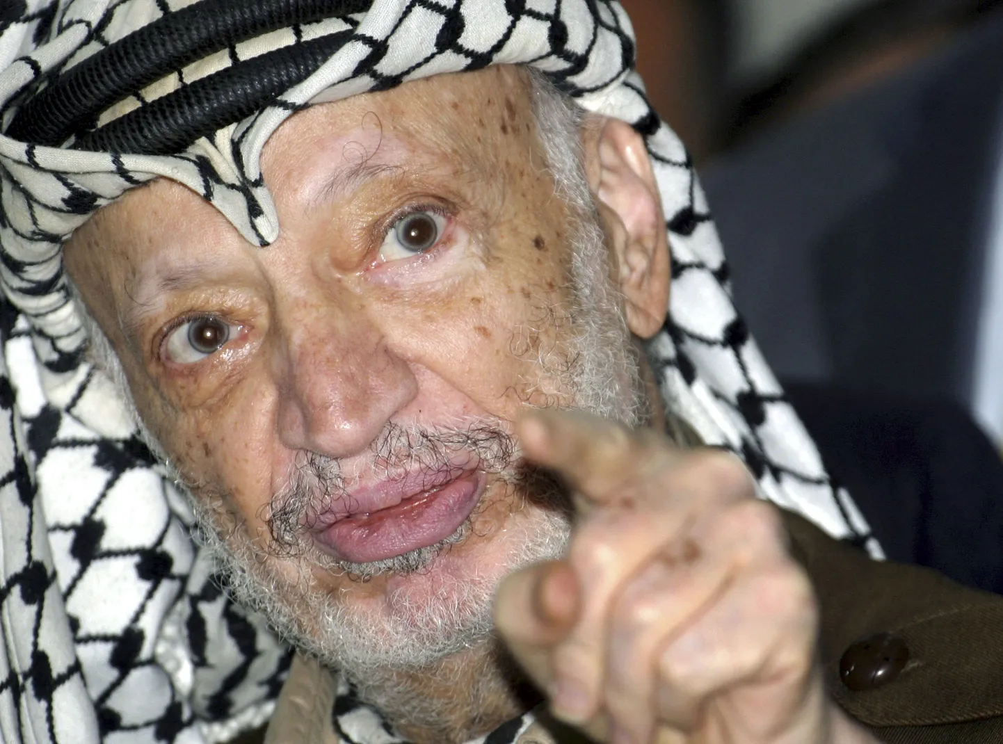 Yasser Arafat 2004. aasta fotol.