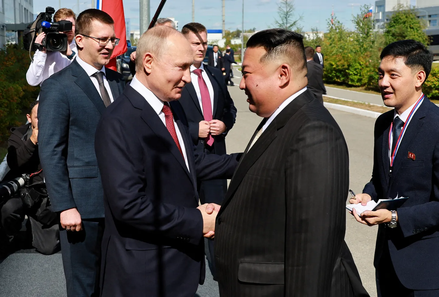Venemaa autoritaarne president Vladimir Putin ja stalinistliku Põhja-Korea liider Kim Jong-un kohtusid Kaug-Idas Vostotšnõi kosmodroomil.