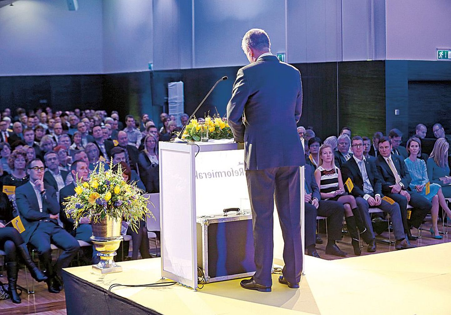 Выступая на съезде Партии реформ, Сийм Каллас озвучил идею провести референдум по Rail Baltica.