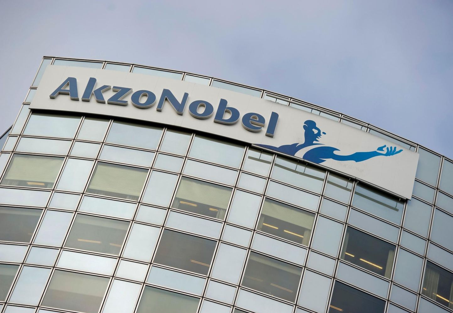 Hollandi keemiatoodete ettevõte AkzoNobel teatas, et Tikkurilaeest aktsia eest 31,25 eurot – varasem pakkumine oli 25 eurot.