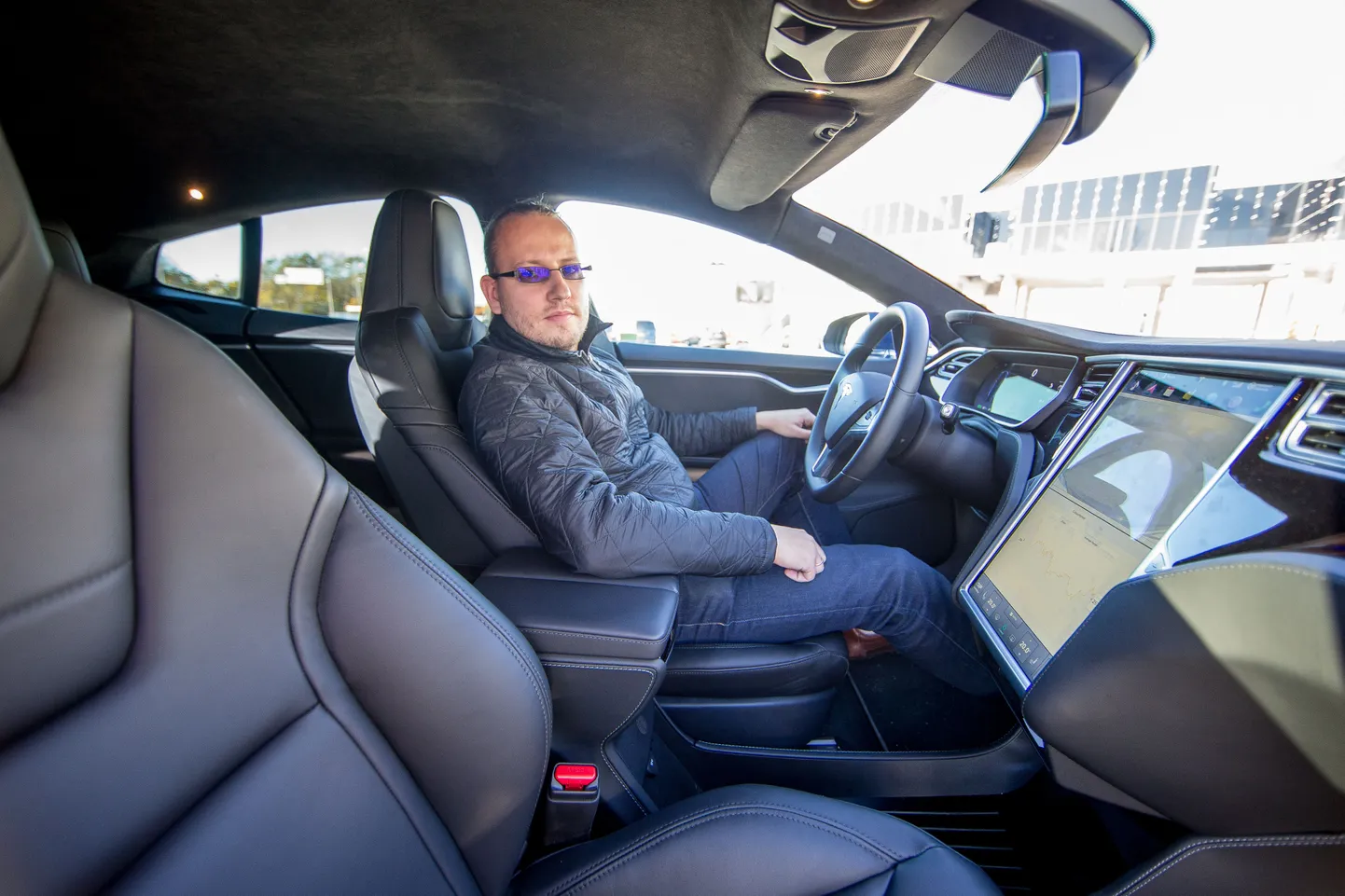 Mario Kadastik Tesla roolis.