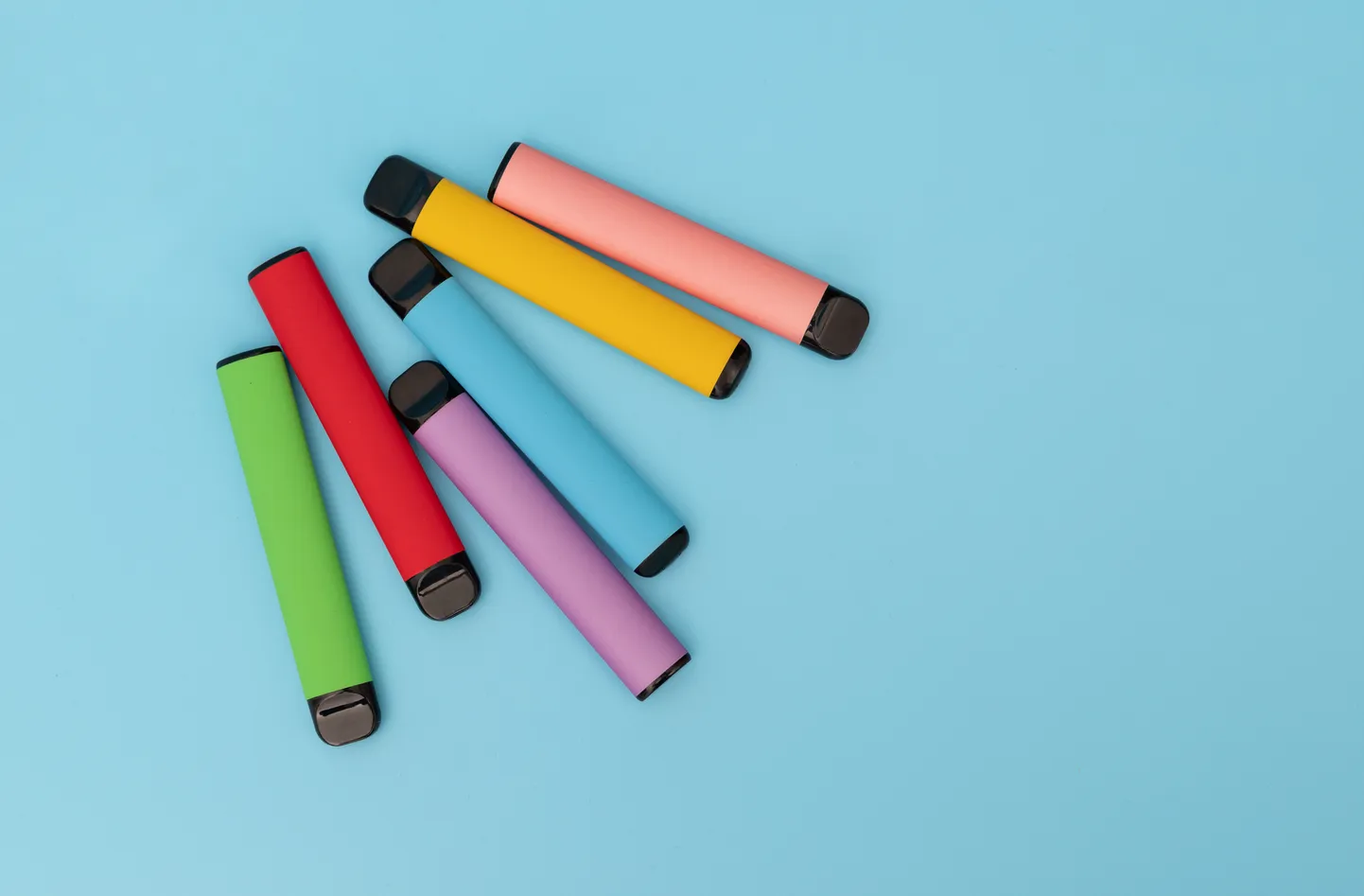 Värvilised e-sigaretid.