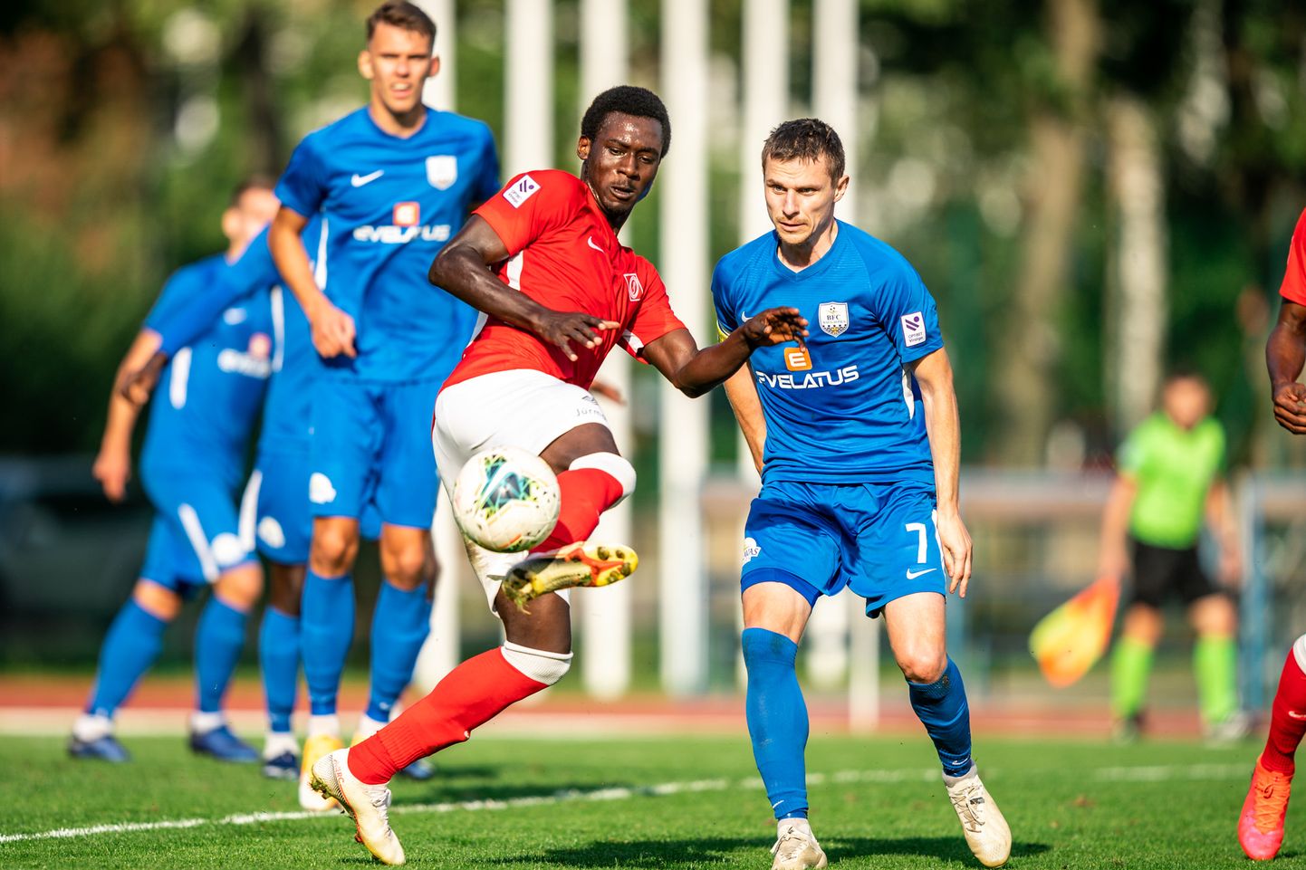 Jūrmalas "Spartaka" un "Daugavpils" futbolisti.