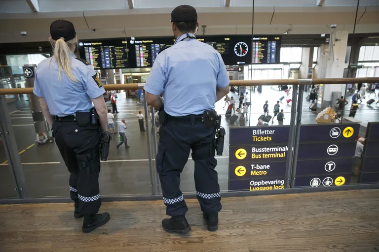 Norra politsei Oslo rongijaamas. Foto: Scanpix