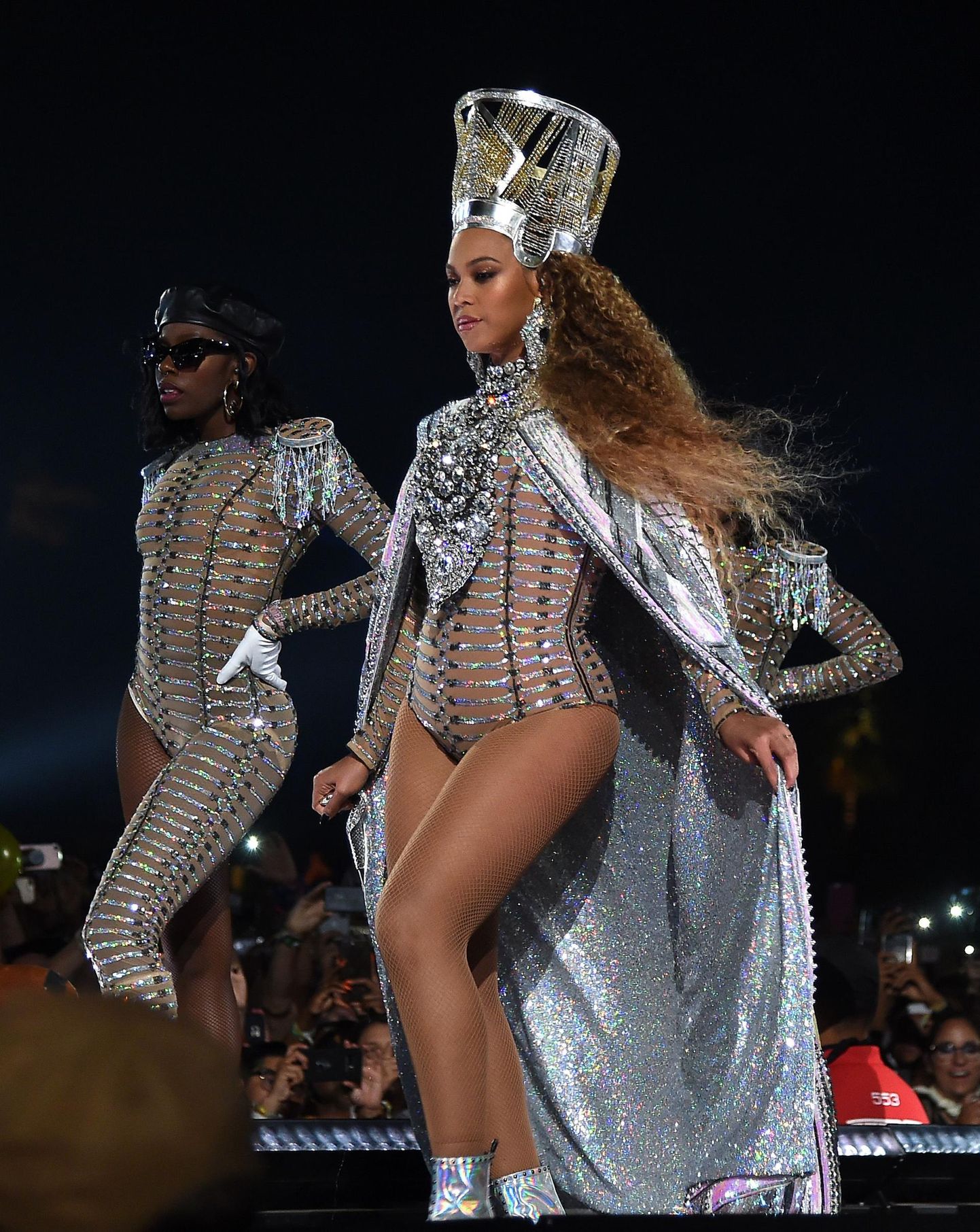 Beyonce (vasakul) tänavu aprillis Coachella muusika- ja kunstifestivalil Californias: lauljatar ütles Voguele, et ei kiirusta oma fupat kaotama.