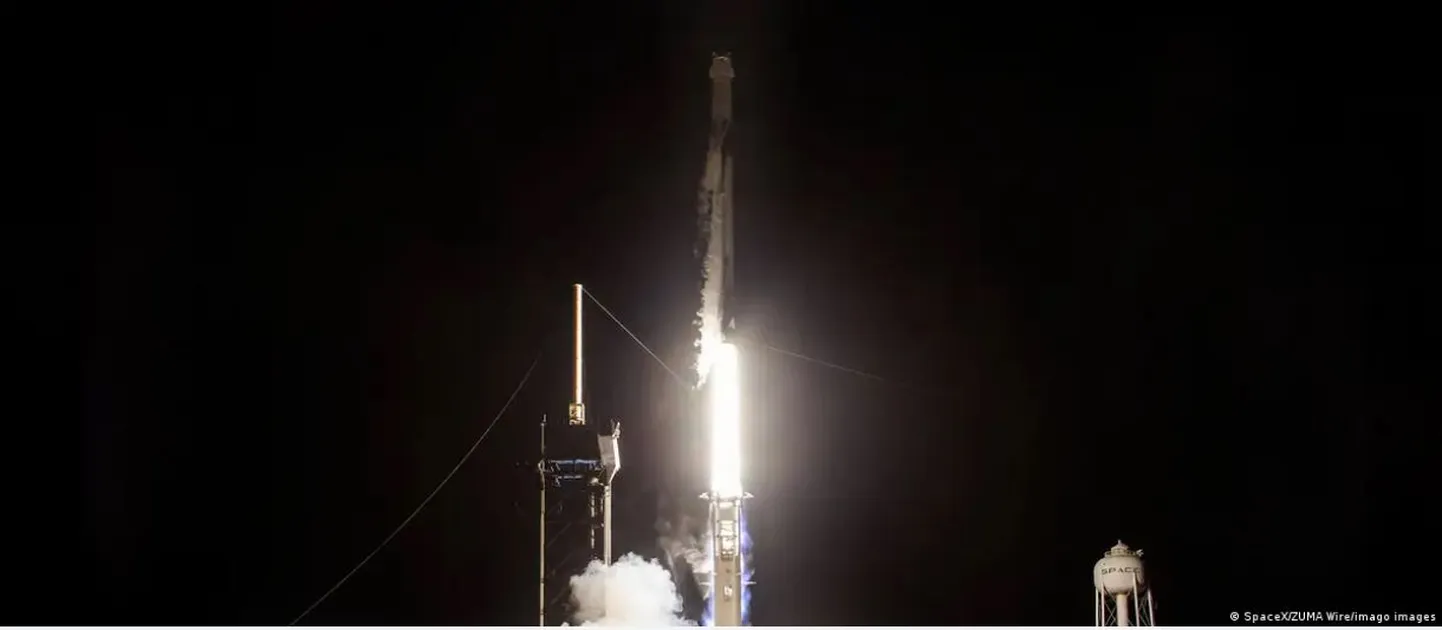 Запуск ракеты-носителя Falcon 9 со спутниками Starlink компании SpaceX (фото из архива)