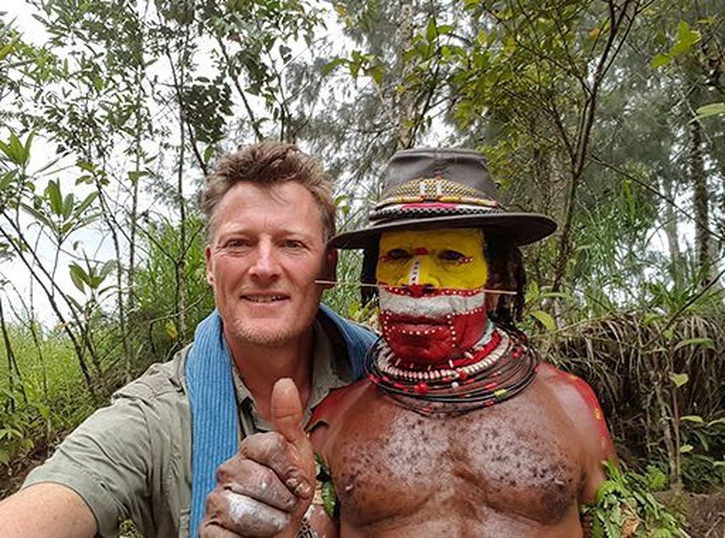 Benedict Allen koos Amazonase ühe hõimu juhiga