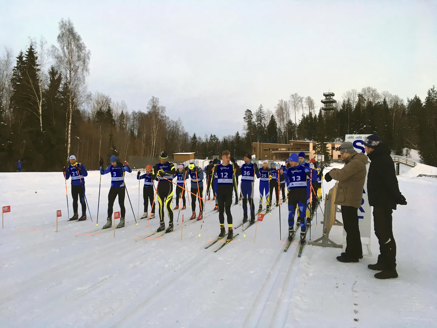 Neljanda Viljandi suusasarja viimane võistlusõhtu oli kolmapäeval ning mõõtu võeti ühisstardist viiekilomeetrises vabatehnikasõidus.
