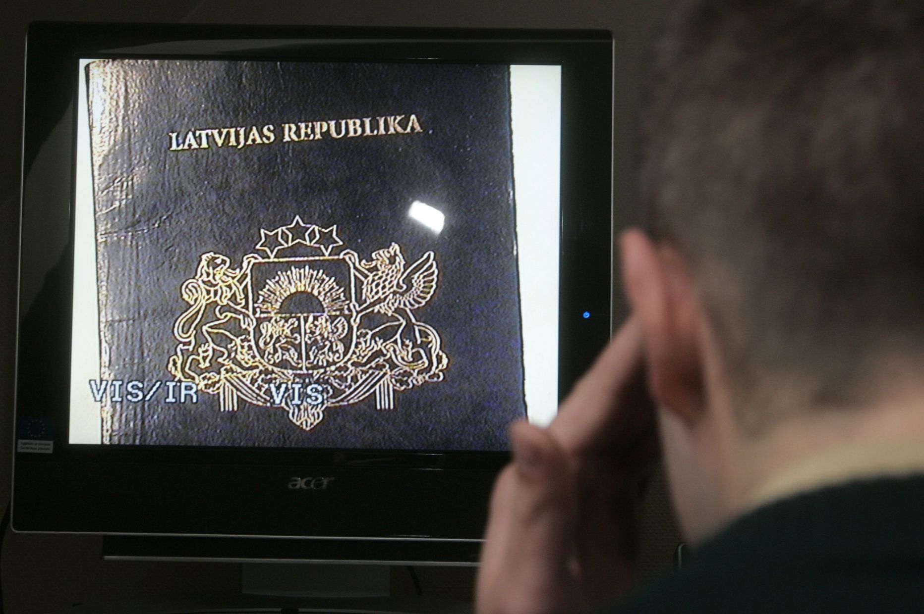 Läti pass.