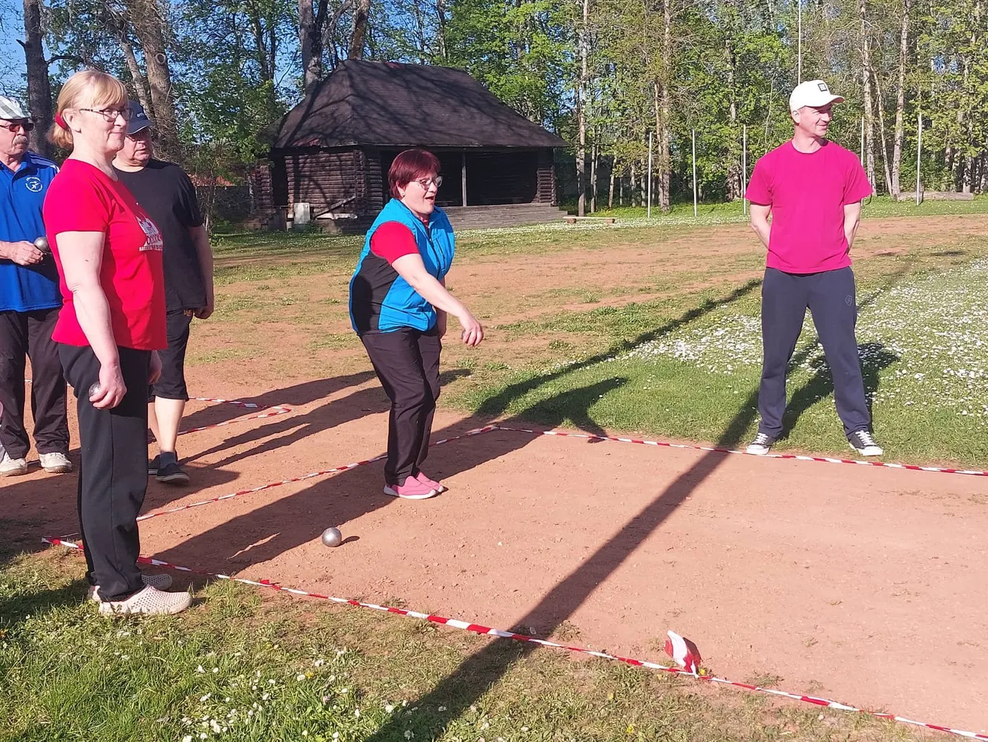 Roosna-Alliku kodused rajad sobisid kohalikele mänguks hästi.